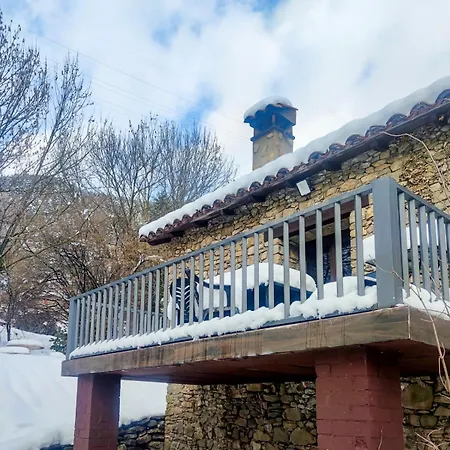 Casa de Férias M De Puigsec Mas Rural Al Ripolles
