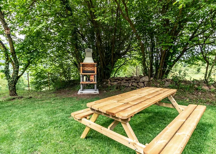 Feriehus M De Puigsec - Mas Rural Al Ripolles Girona